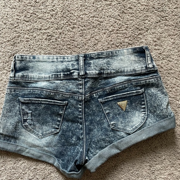 Guess shorts - Picture 2 of 4